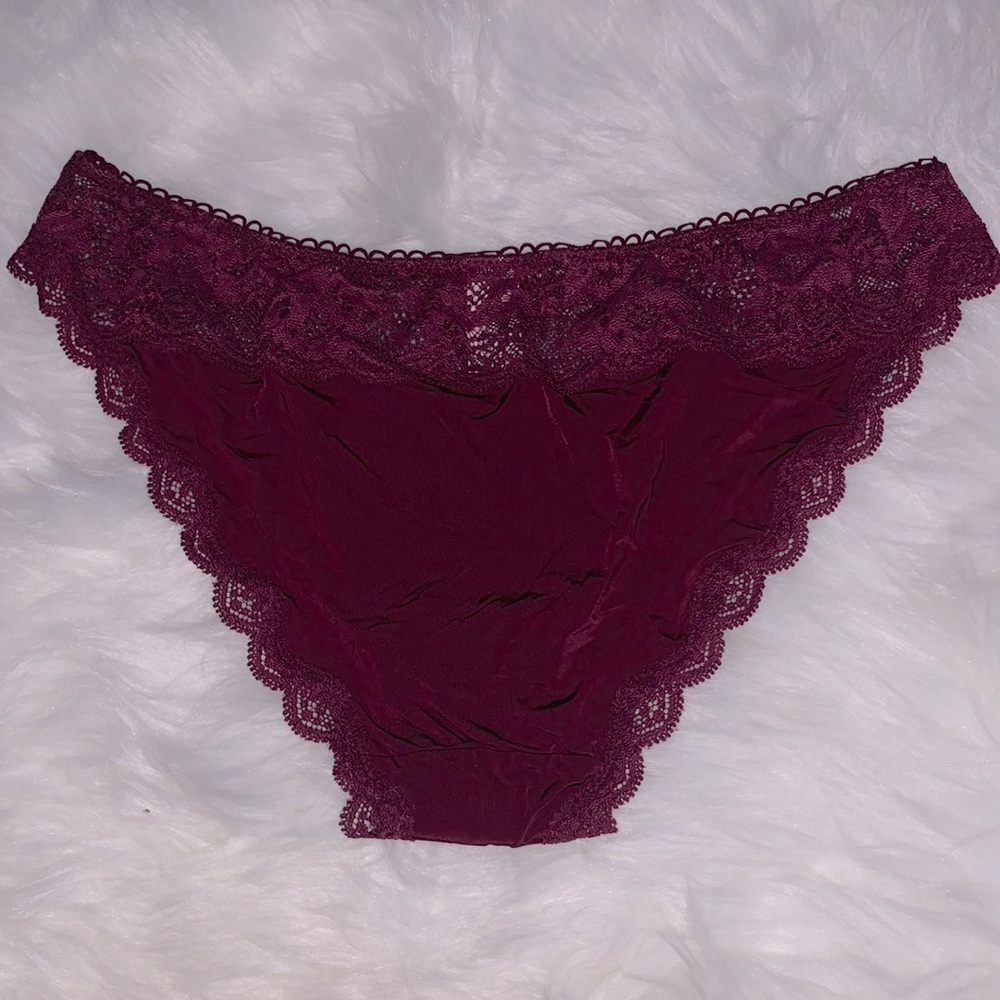 Pack of Two Never Worn Victoria’s Secret Panties Maroon and Black Lace - Picture 3 of 7
